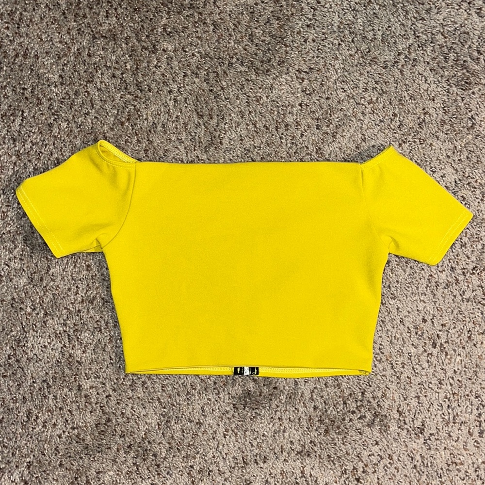 MISSGUIDED shoulder crop top